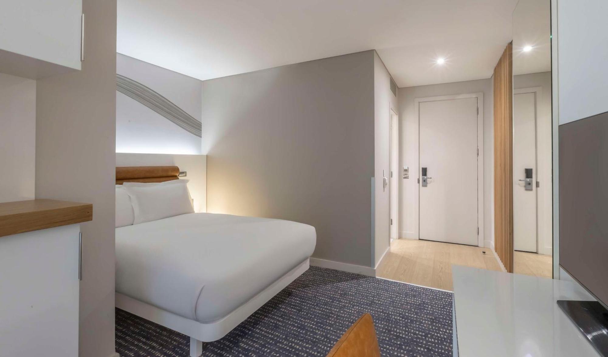 The Morrison Dublin, Curio Collection By Hilton Hotel Ngoại thất bức ảnh A bedroom at the hotel